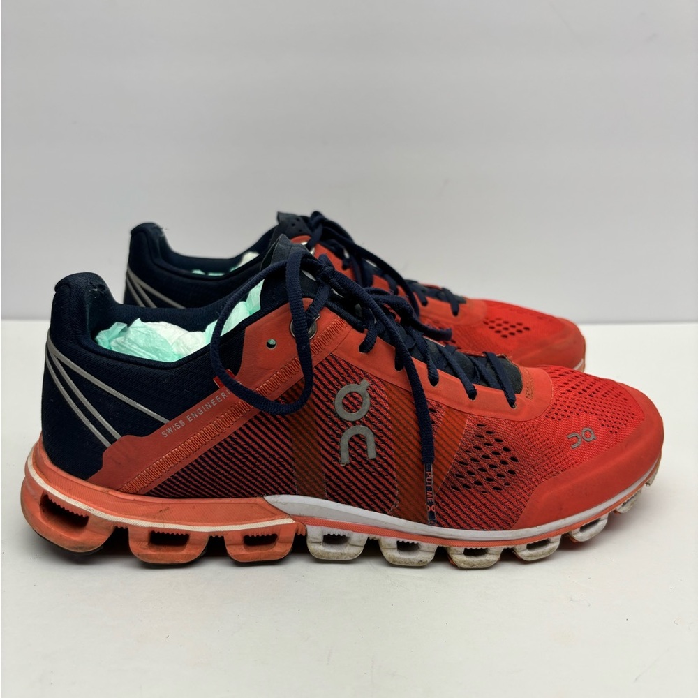 On Clouds Running Athletic Sneakers with Navy Laces SZ 7 women’s, box 34 - Picture 2 of 10